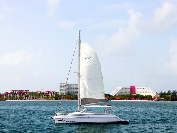 catamaran in cancun